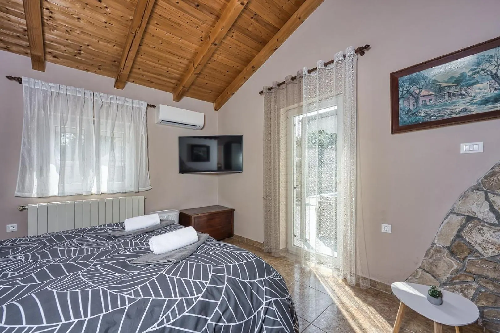 Romantic Studio Apartment With Private Pool Kanfanar