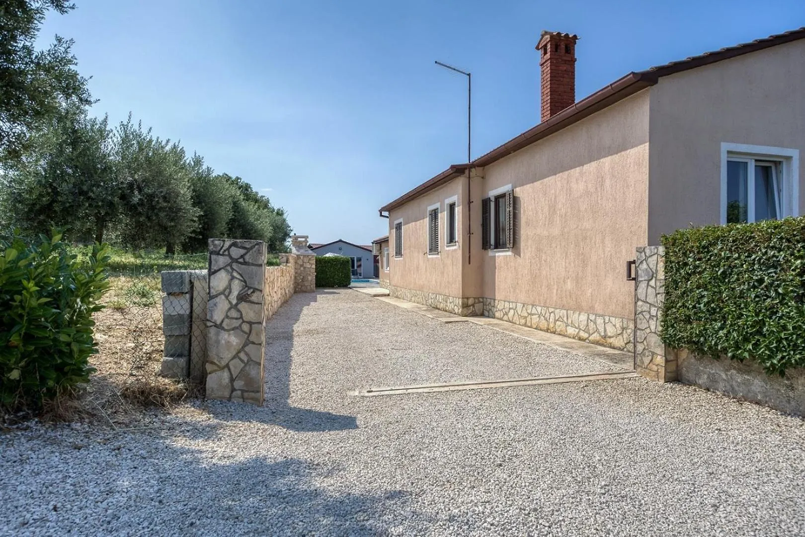 Romantic Studio Apartment With Private Pool Kanfanar