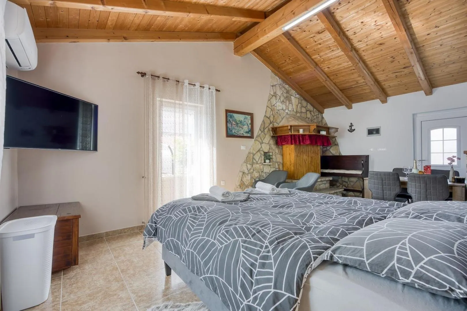 Romantic Studio Apartment With Private Pool Kanfanar