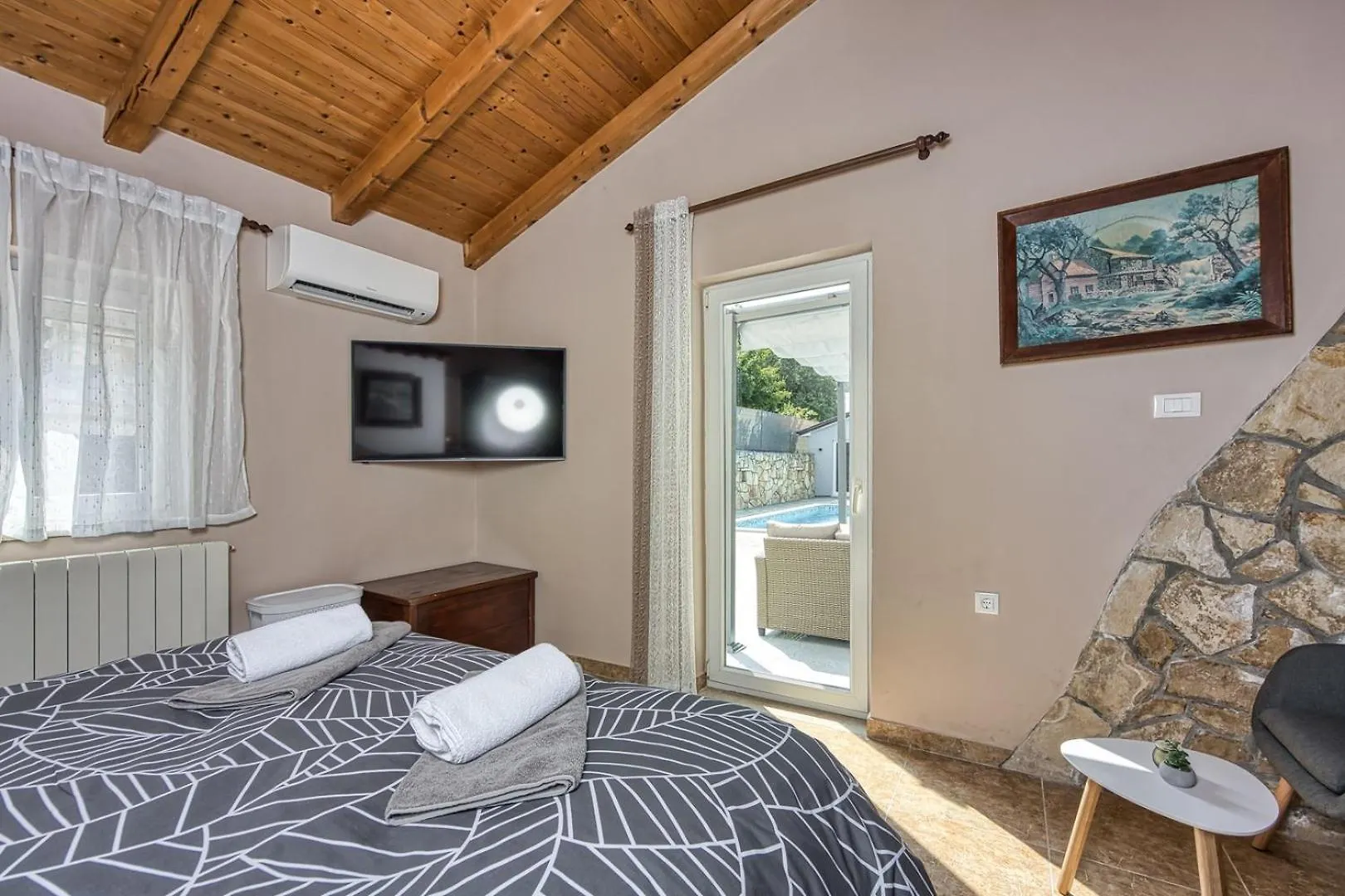 Romantic Studio Apartment With Private Pool Kanfanar